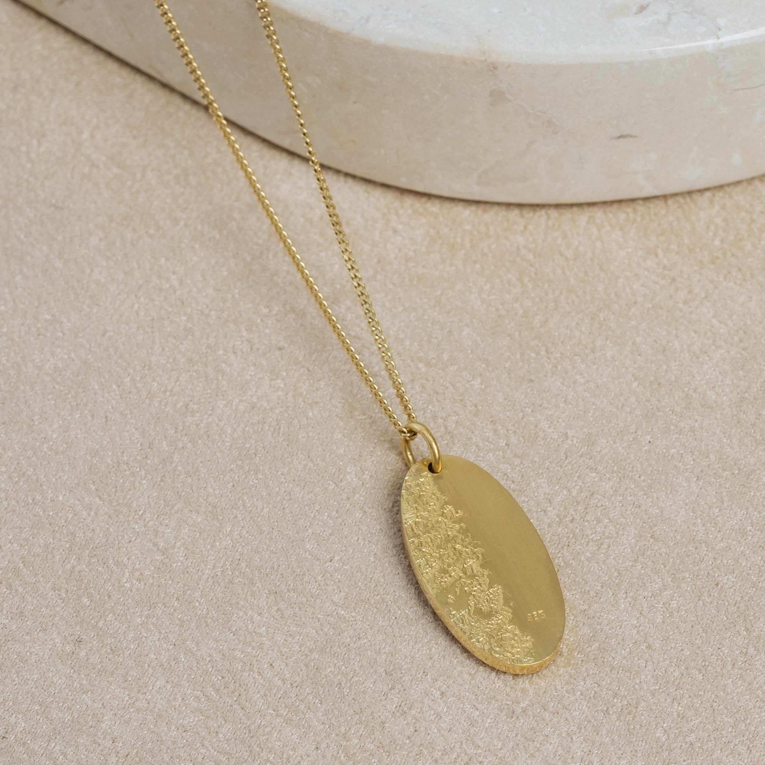MAHINA PENDANT